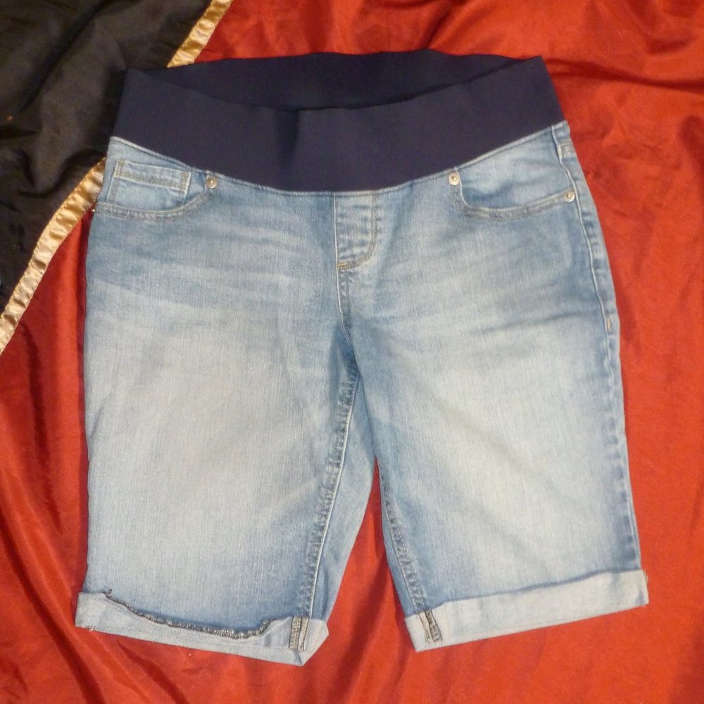 Great Expectations Maternity Bermuda Jean Shorts Sz S (4-6)